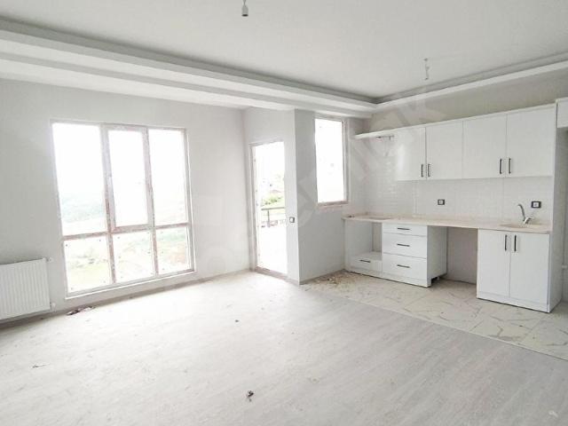 YENİ HASTANEYE YAKIN DENİZ MANZARALI DAİRE