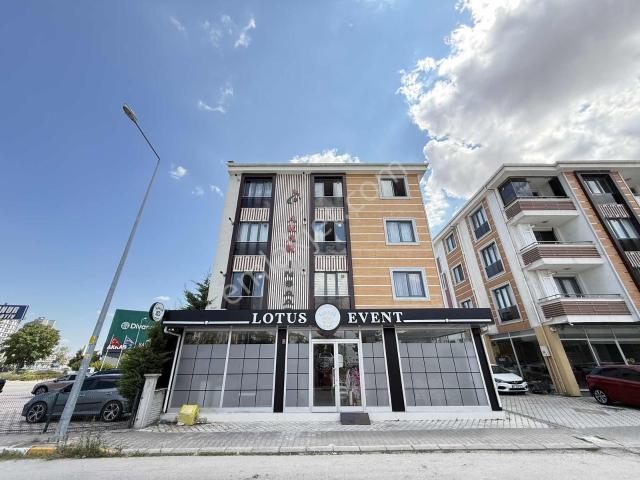 Yeni İzmir Cd. Üzeri Ful Eşyalı Kiralık 1+1 Daire
