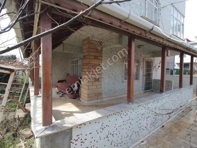 Yeni Çiftlikte Denize 250 M Mesafede 3 Katlı Satılık Villa+arsa