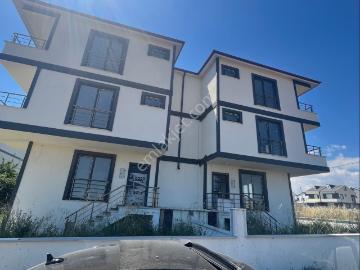 Yeniçiftlikte Satılık Lüks Villa