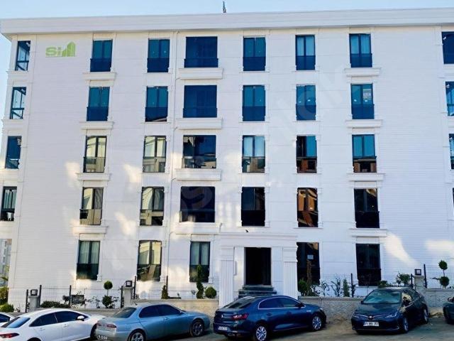 YENİ KAMU BİNALARINA YAKIN,FİLE MARKET ARKASI,BALKONLU 1+1
