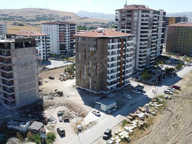 YENİKENT'TE SATILIK 3+1 DAİRE