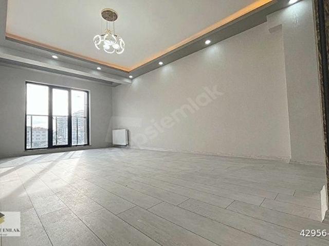 YENİKENT EMLAK'TAN 3+1 CADDE ÜZERİNDE SATILIK SÜPER LÜX DAİRE