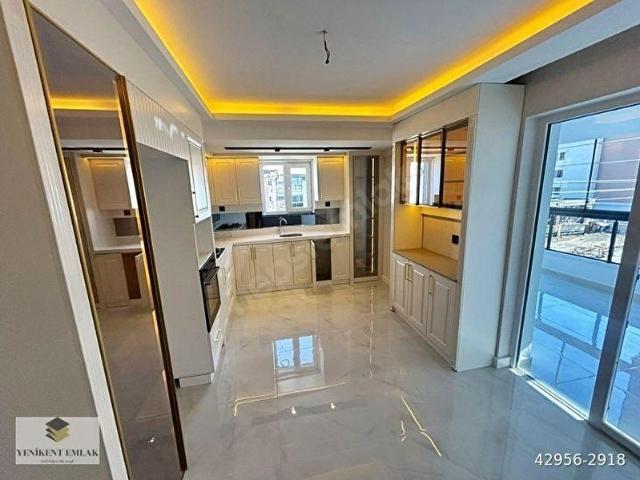YENİKENT EMLAK'TAN ARA KATTA SATILIK 4+1 3 BANYOLU LÜX DAİREMİZ