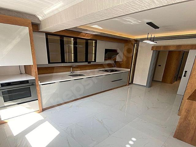 YENİKENT EMLAK'TAN KÖŞE BAŞI ULTRA LÜX 3+1 SATILIK DAİRE