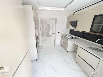 YENİKENT EMLAK'TAN KAT KONUMUNDA 3+1 YGRİŞ SATILIK DAİRE