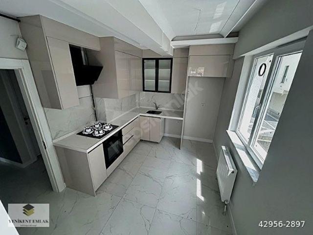 YENİKENT EMLAK'TAN SATILIK 2+1 CADDE ÜZERİ LÜX ÖN CEPHE DAİRE