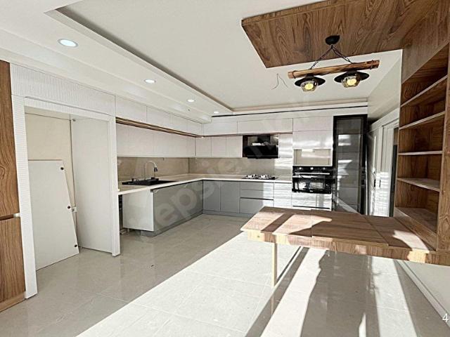 YENİKENT EMLAK'TAN PİYASAYI SALLAYAN GÖSTERİŞLİ LÜX 4+1 DAİRE