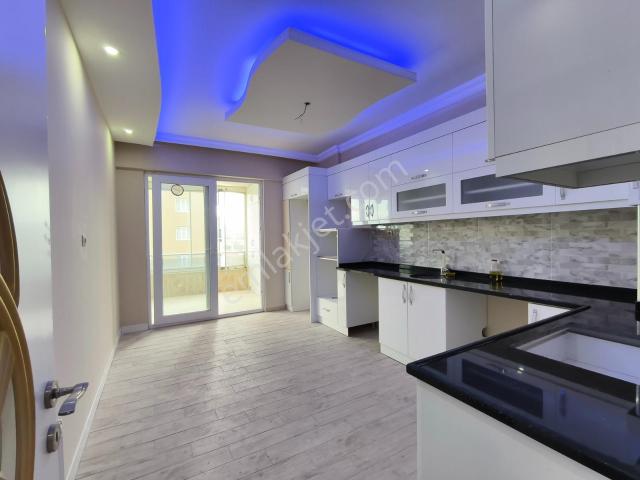 Yeni Rota Emlaktan Site İçerisinde İçi Yapılı 4+1 Satılık Daire
