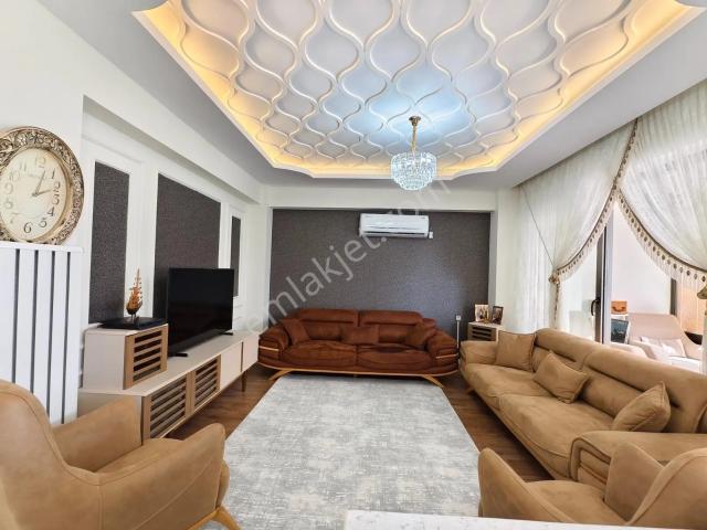 Yeni Rota'dan Manzaralı lüks geniş Satlık 5+1 Daire