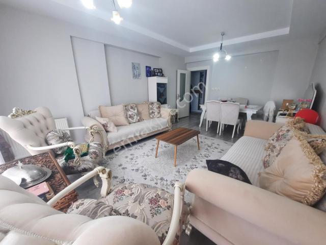 Yeni Rota'dan Tekerek Küçük Ev Civarı Site İçi Satılık 4+1 Daire