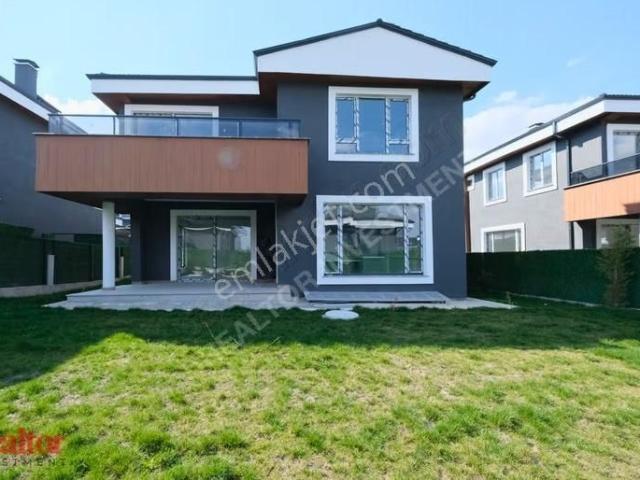 Yeni Site Kapalı Havuz Asansör Sauna Garaj Lüks 5+2 Sıfır Villa