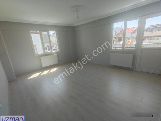 Yeni Tadilatlı, Doğalgazlı, Ayrı Mutfaklı 2+1