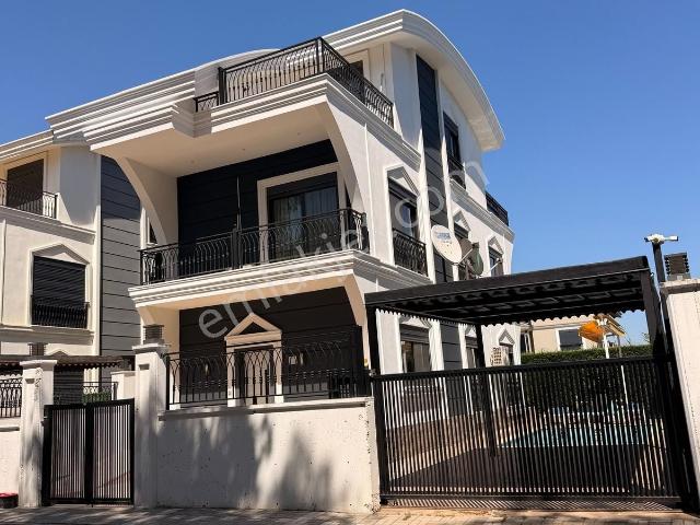 Yeni Ultra Lüks 4+1 Müstakil Havuzlu Villa Vatandaşlığa Uygun