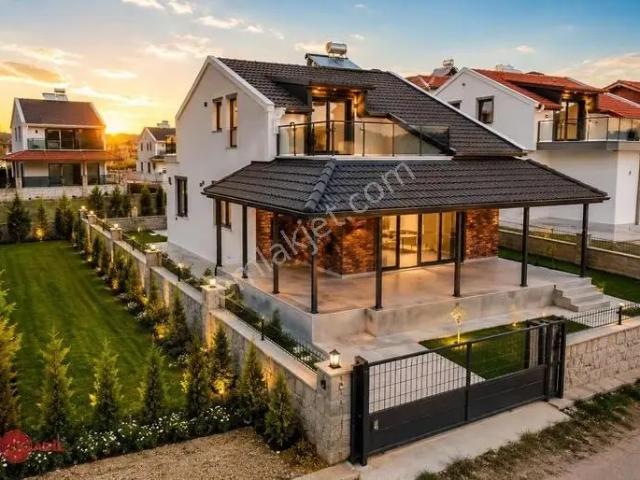 Yeni Yaşamın Anahtarı ! Kabakum'da Sıfır 4+1 Müstakil Villa