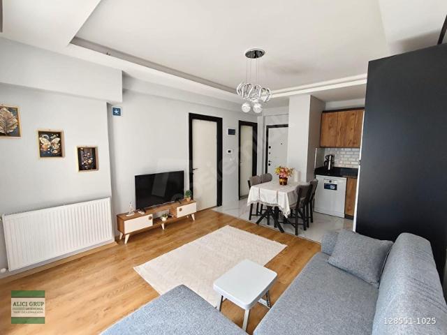 YENİ YAPI KOMBİLİ SIFIR EŞYALI ANA YOLA YAKIN 1+1 KİRALIK DAİRE
