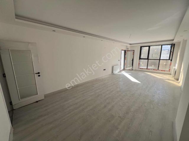 Yenicamii Mahallesinde Sıfır Büyük Ferah Daire