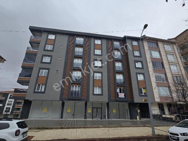 Yenice Mahallesi Cadde Üzeri Ara Kat 2+1