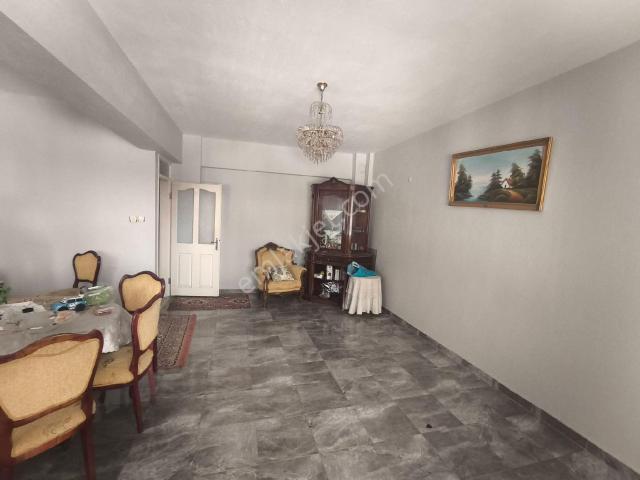 Oğuz Toli Emlaktan İstasyon Mahallesi Kiralık 3+1 Doğalgazlı Daire