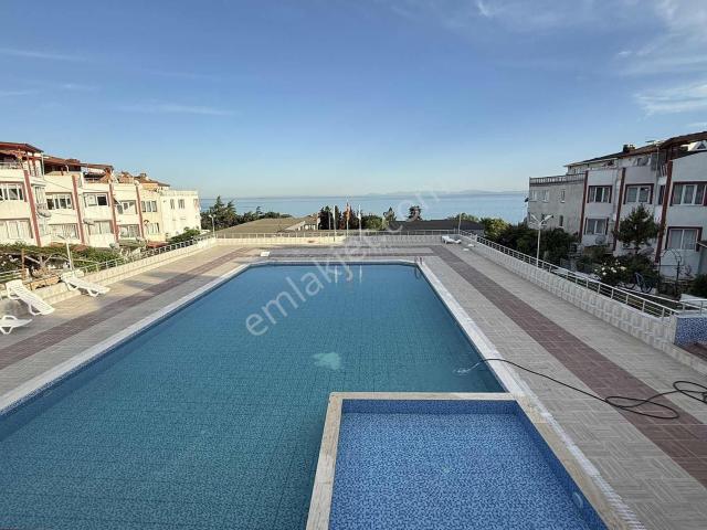 Yenice'de Deniz Manzaralı Teraslı Havuzlu 3+1 Dubleks Daire