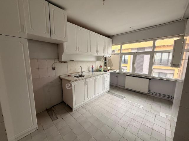 Yenibosna Çakmak Durağı Yakını 2+1 Kiralık Dördündü Kat
