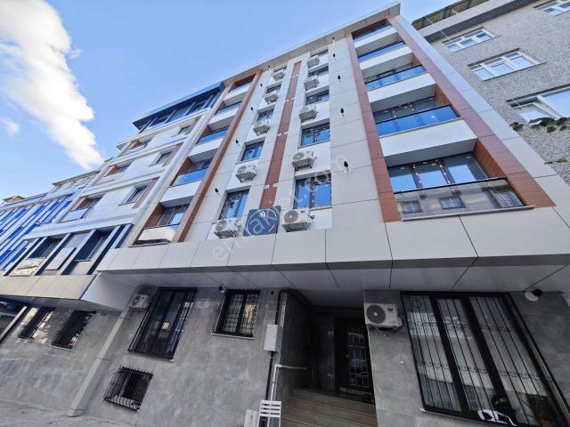 Yenibosna Çakmak Durağında Aileye Memura 2+1 Kat1 Kiralık
