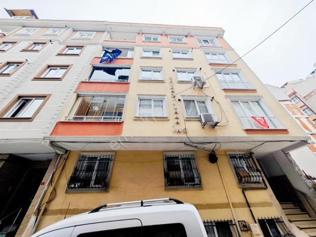 Yenibosna Pazar Pazarı Sağlık Ocagı Yakını 2+1 Kiralık Teras Kat