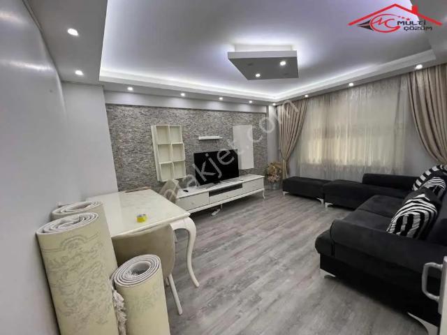 Yenibosna Zafer Mahallesinde Site İçerisinde Kiralık 3+1 Daire Eşyalı Otoparklı Kombi + Klima