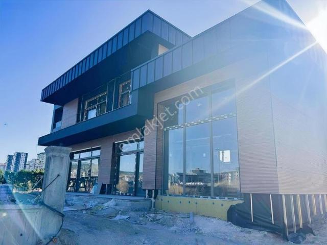 Yenibağlıca Çambayırı Caddesi Satılık Anahtar Teslim Villa
