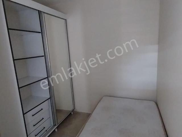 Yenibaraj Mh Adana Koleji Civarında Cadde Üzeri 1+1 Eşyalı Kiralık Daire!