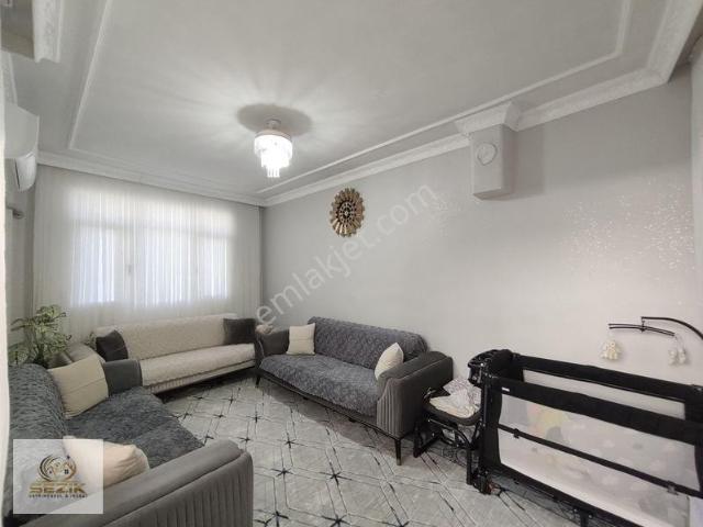 Yenibey Mahallesinde Tek Katlı 2 Odalı Temiz Bakımlı Satılık Ev