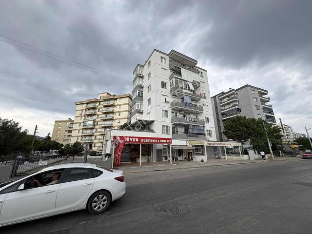 Yenigirne Postacılar'da Satılık Boş, Geniş, Otoparklı, 3 Cepheli