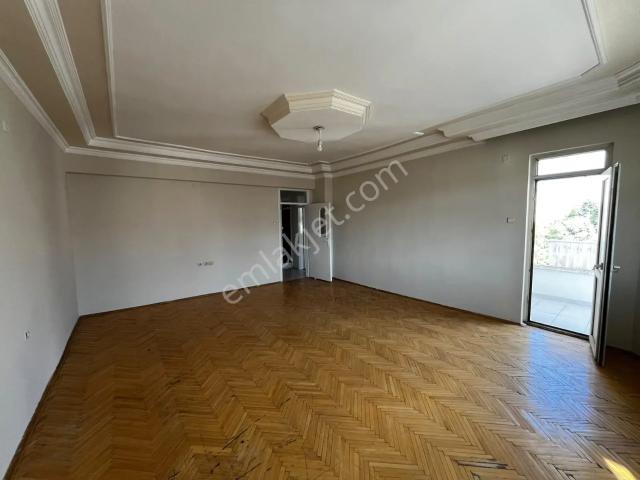 Yenidoğan Mah Site İçerisinde Üniversite Yanı Kiralık Daire 33/1