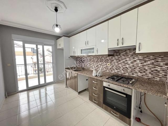 Yenidoğan Mahallesinde 2+1 100m2 Eşyasız Kiralık Daire