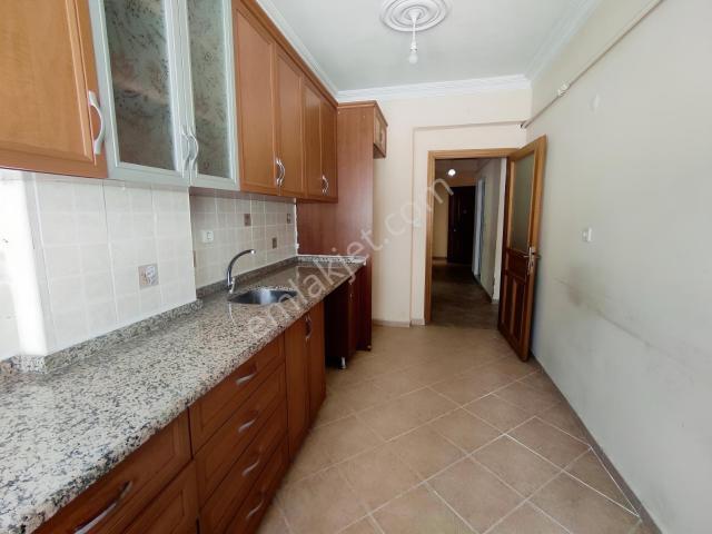 Yenidoğan Merkezde 2+1 Geniş Cadde Üzeri Kullanışlı Daire