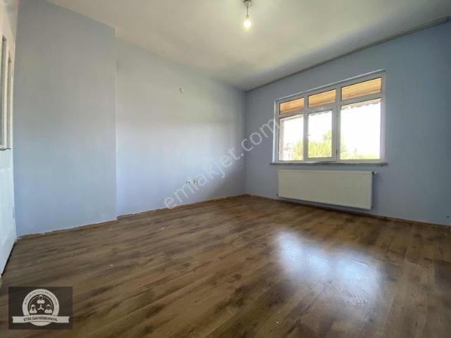 Yenidoğanın Merkezi Konumunda'da Kiralık 2+1 Daire
