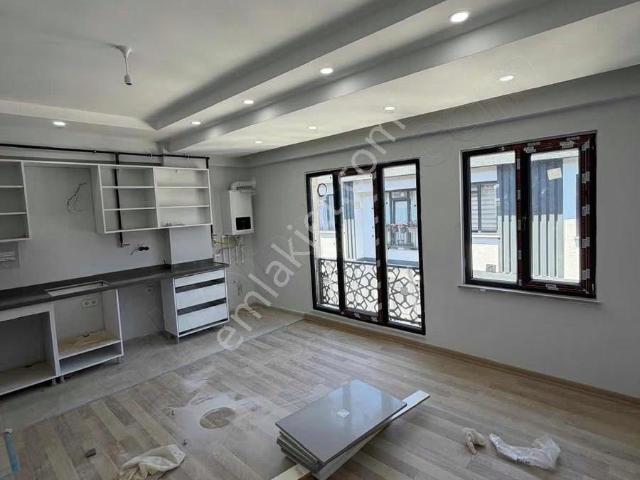 Yenidoğanda Yeni Binada 1+1 Satılık Daireler