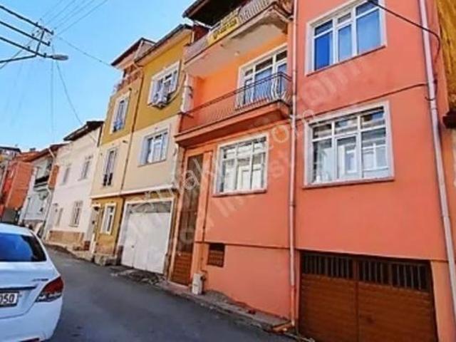 Yenidoğan'da Kapalı Garajlı, Teraslı, İki Katlı Müstakil Ev