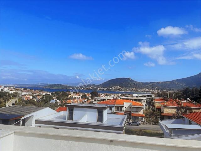 Yenifoça Burunucu Deniz Ve Doğa Manzaralı Kiralık Müstakil
