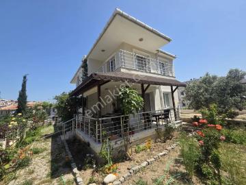 Yenifoça Burunucu'nda Kiralık 3+1 Tripleks Villa