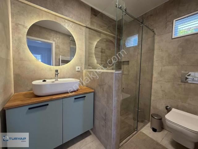 Yenifoça Da Deniz Manzaralı Satılık 3+1 Eşyalı Müstakil Villa