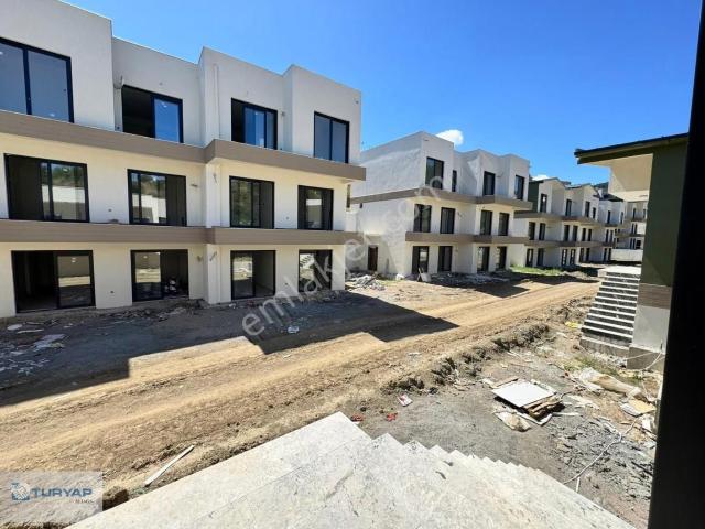 Yenifoça Da Site İçerisinde Satılık 2+1 Daire Fırsatı