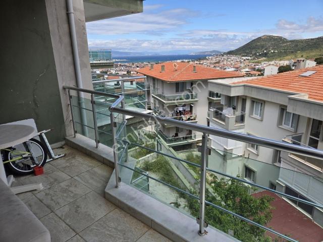 Yenifoça Fokai Terasları'nda Eşyasız Kiralık 3+1 Dubleks Villa