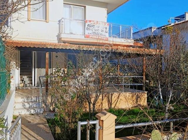 Yenifoça Gencerli Denize Yakın 2+1 Villa