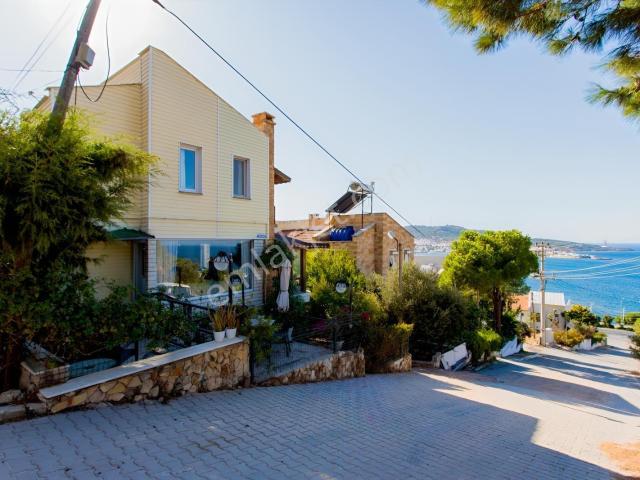 Yenifoça Marinaya Yürüme Mesafesinde Satılık 3+1 Villa