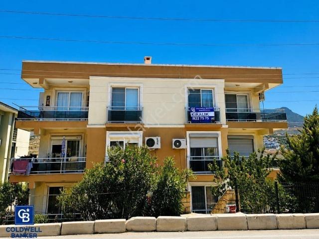 Yenifoça Merkeze Yakın Eşyalı Kiralık 2+1 Daire