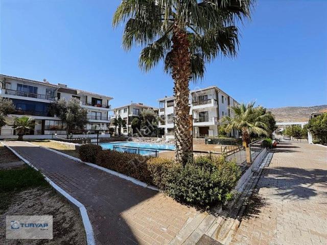 Yenifoça Nın Sevilen Sitesi Turkuaz Da Acil Satılık 2+1 Daire