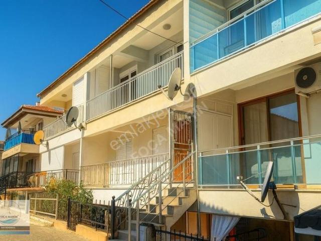 Yenifoça'da Marina'ya Çok Yakın Konumda Satılık 2+1 Daire