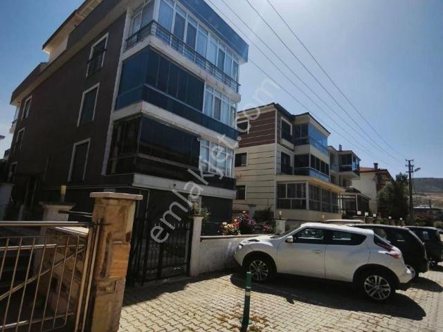 Yenifoça'da Açık Teraslı Satılık 2+1 Daire