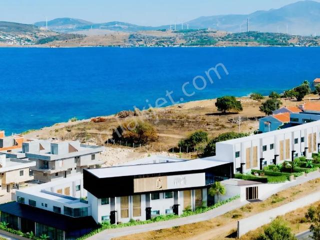 Yenifoçada Akıllı Ev Konseptli 1+1 2027 Yaz Teslim